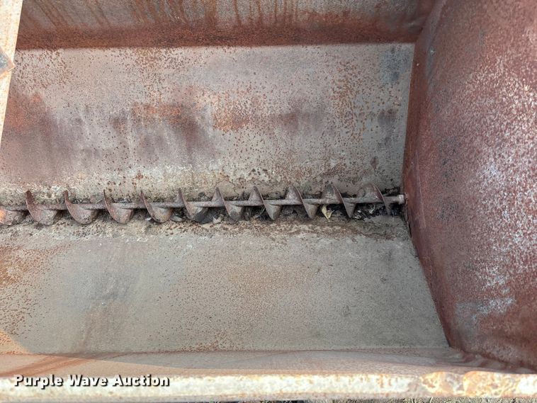 image for item EE4010 Bar-Six cake feeder