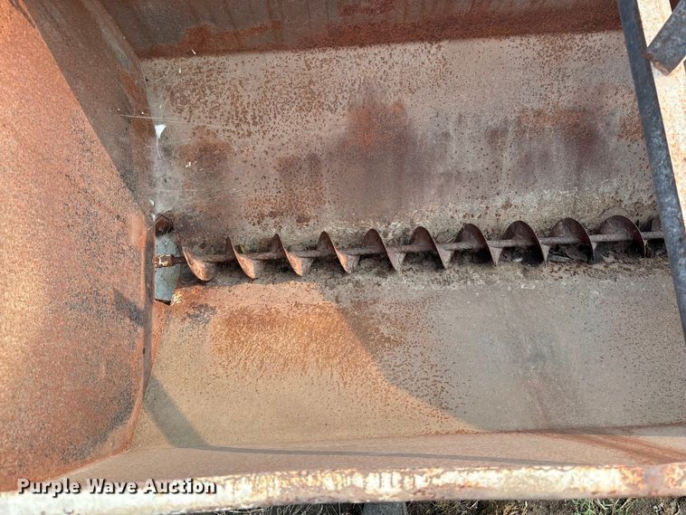 image for item EE4010 Bar-Six cake feeder