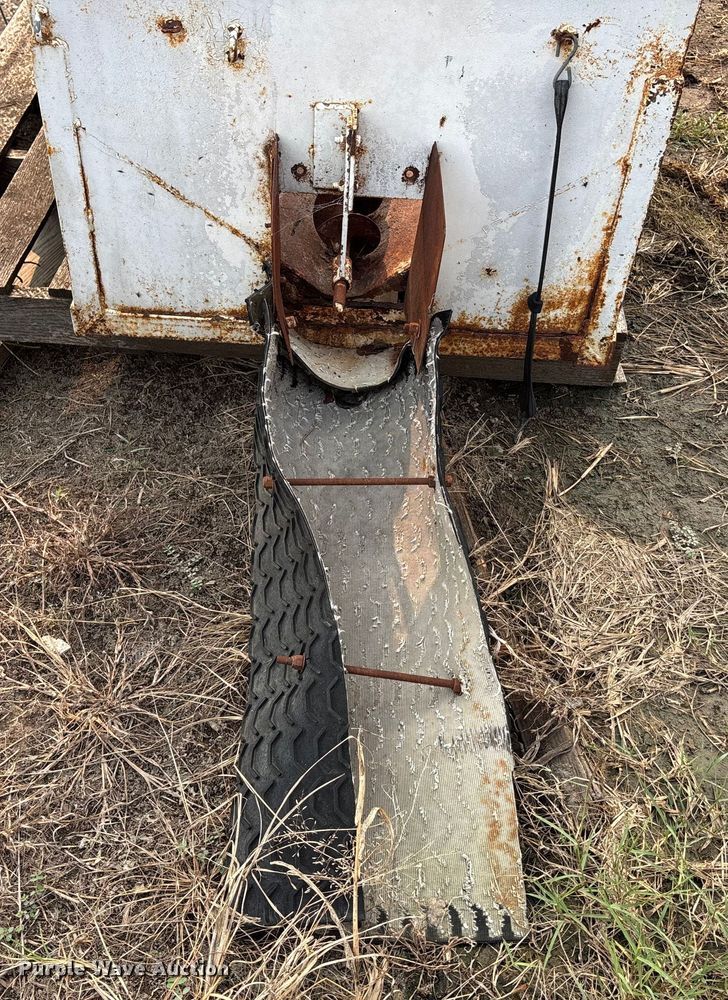 image for item EE4010 Bar-Six cake feeder