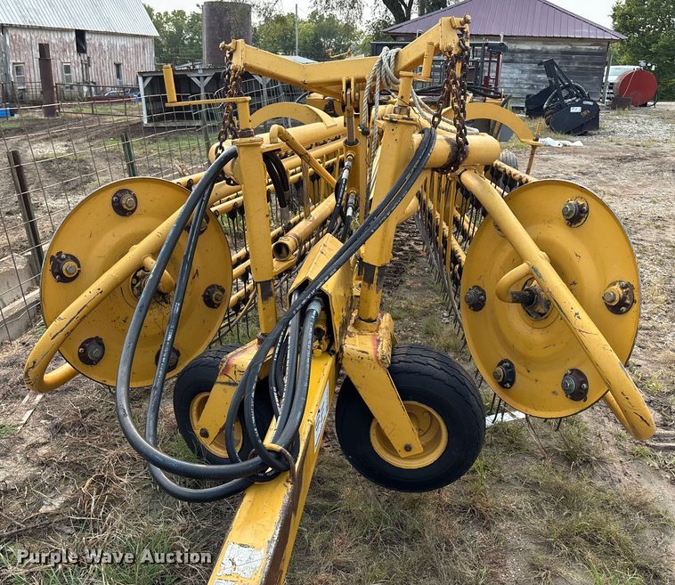 image for item EE4011 Vermeer R23 Twin Rake hay rake