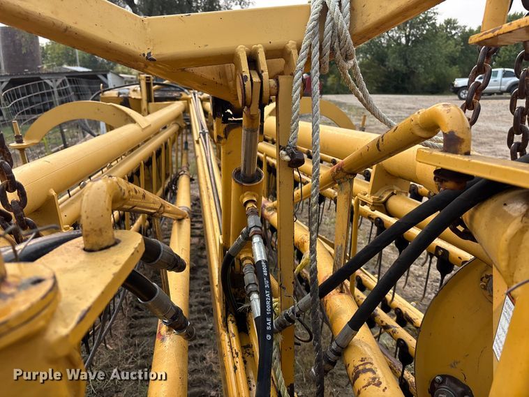 image for item EE4011 Vermeer R23 Twin Rake hay rake