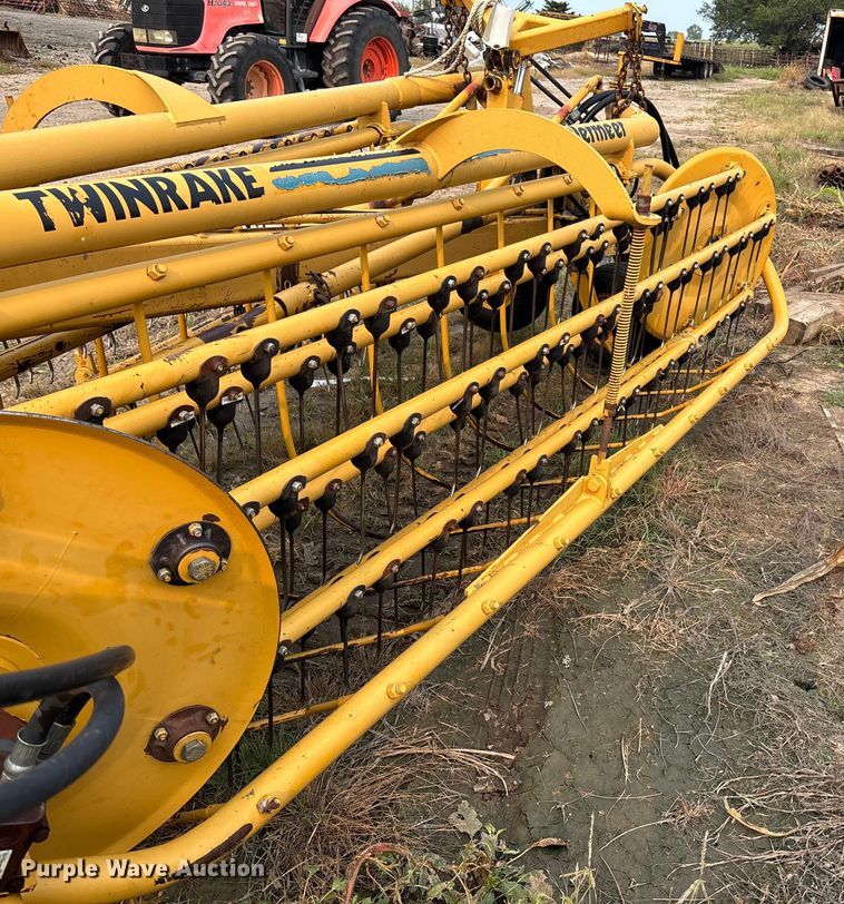 image for item EE4011 Vermeer R23 Twin Rake hay rake