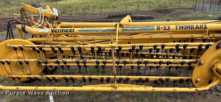 image for item EE4011 Vermeer R23 Twin Rake hay rake