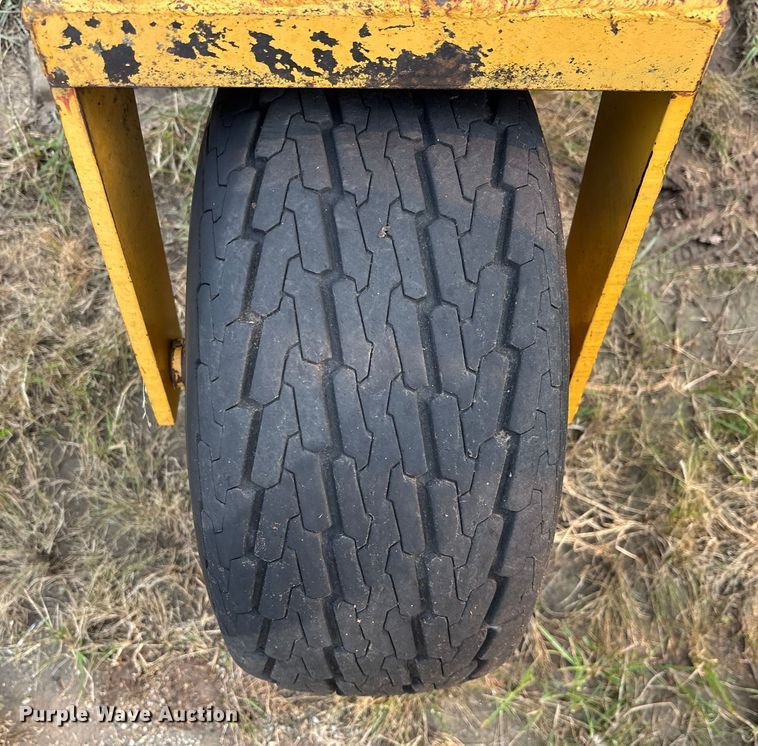 image for item EE4011 Vermeer R23 Twin Rake hay rake