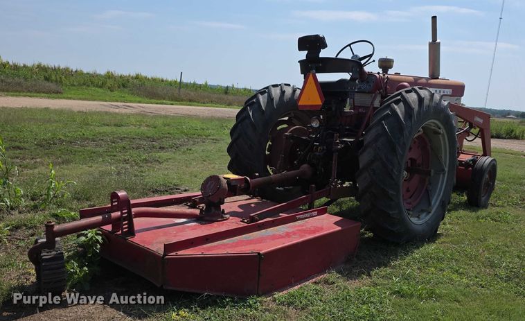 image for item EF3795 1960 Farmall 460 tractor