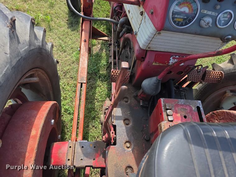 image for item EF3795 1960 Farmall 460 tractor