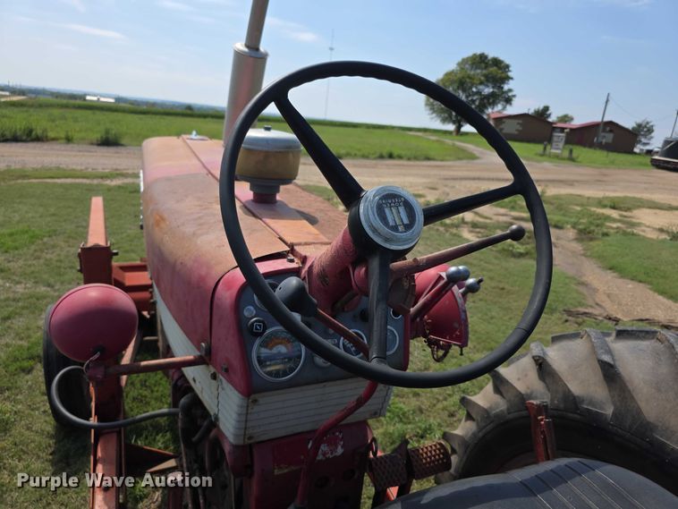 image for item EF3795 1960 Farmall 460 tractor