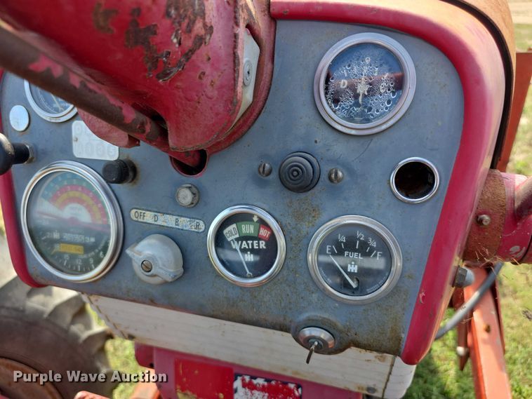 image for item EF3795 1960 Farmall 460 tractor