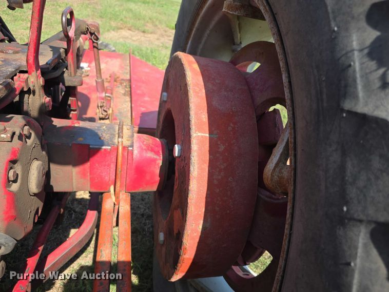 image for item EF3795 1960 Farmall 460 tractor