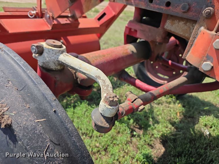 image for item EF3795 1960 Farmall 460 tractor