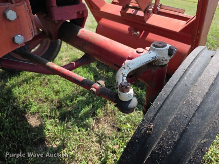 image for item EF3795 1960 Farmall 460 tractor