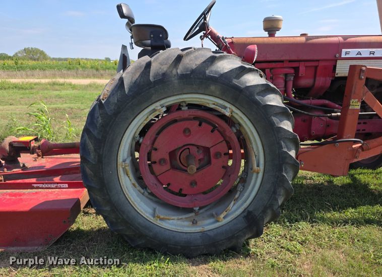 image for item EF3795 1960 Farmall 460 tractor