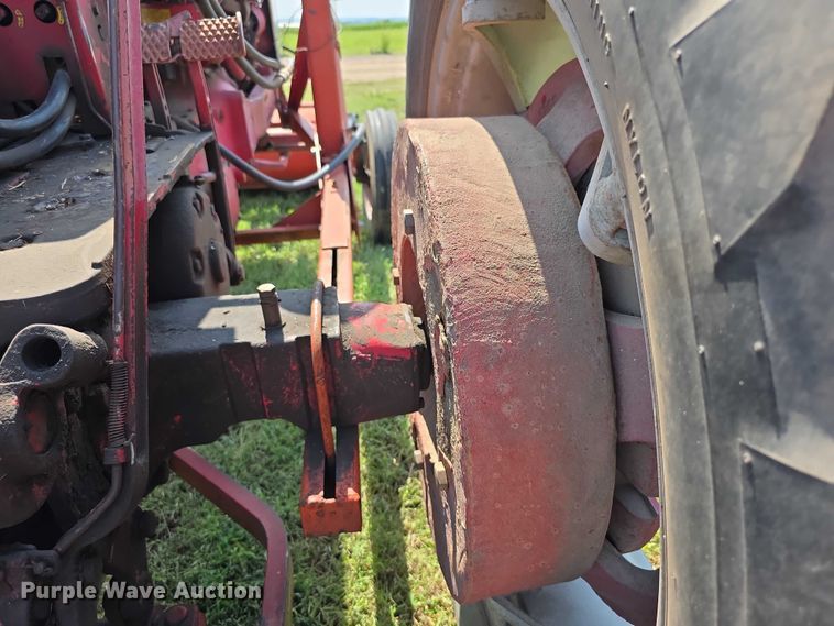 image for item EF3795 1960 Farmall 460 tractor