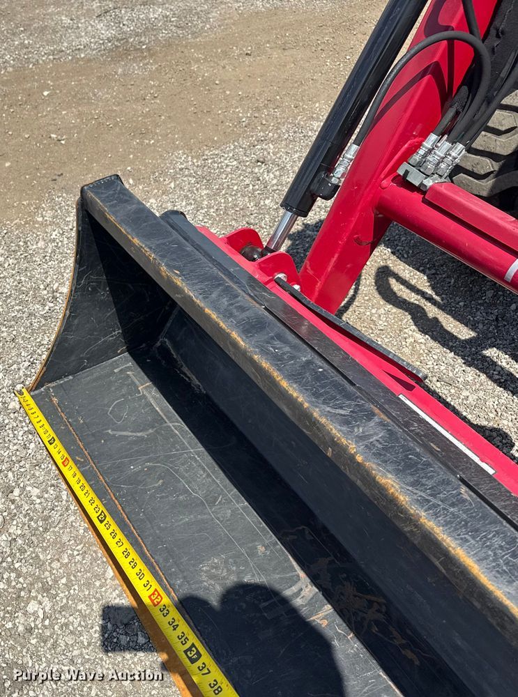 image for item EG6167 2017 Mahindra 1626H MFWD tractor