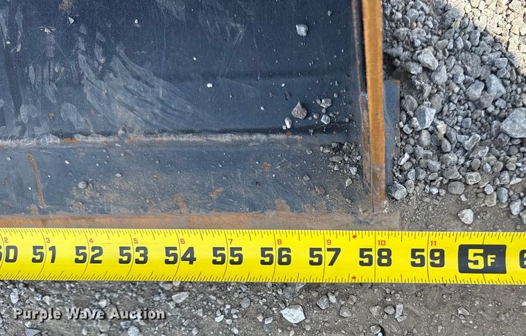 image for item EG6167 2017 Mahindra 1626H MFWD tractor