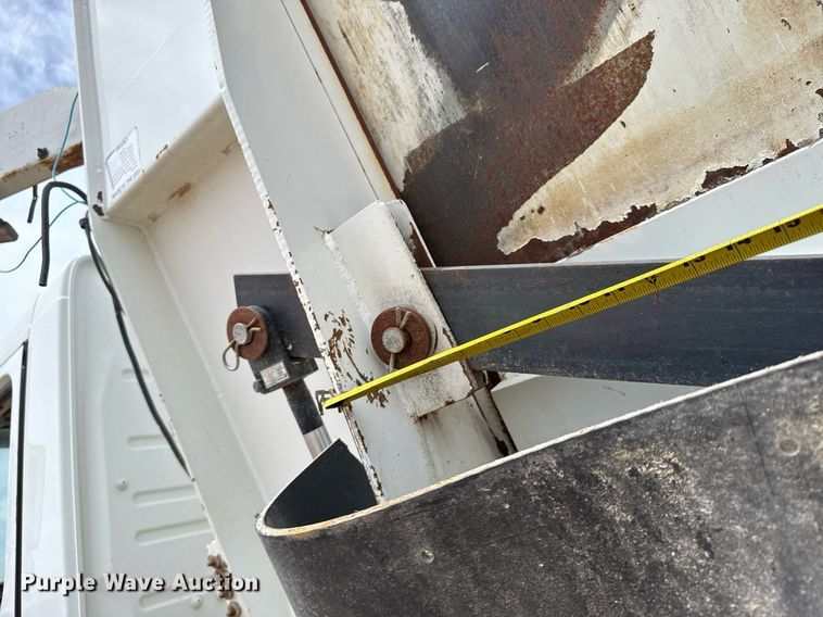 image for item EG6541 2012 Volvo VHD feed mixer truck