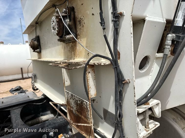 image for item EG6541 2012 Volvo VHD feed mixer truck