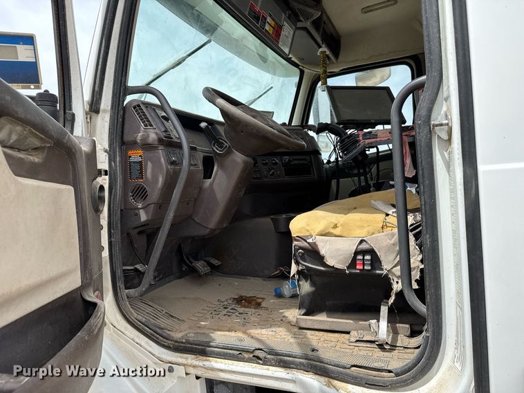 image for item EG6541 2012 Volvo VHD feed mixer truck