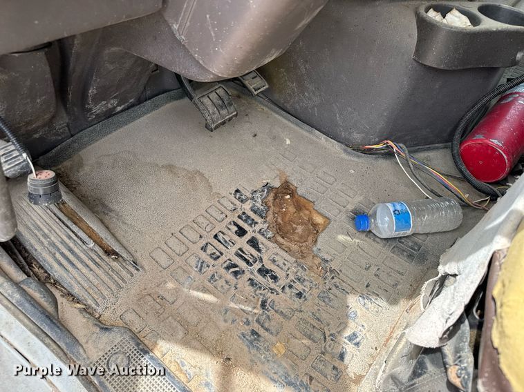 image for item EG6541 2012 Volvo VHD feed mixer truck