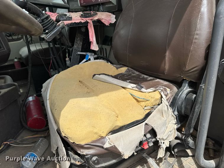 image for item EG6541 2012 Volvo VHD feed mixer truck