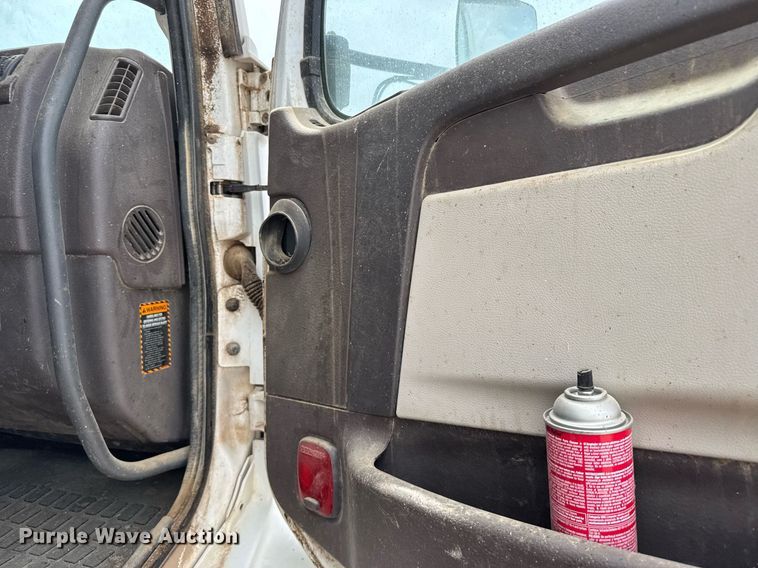 image for item EG6541 2012 Volvo VHD feed mixer truck