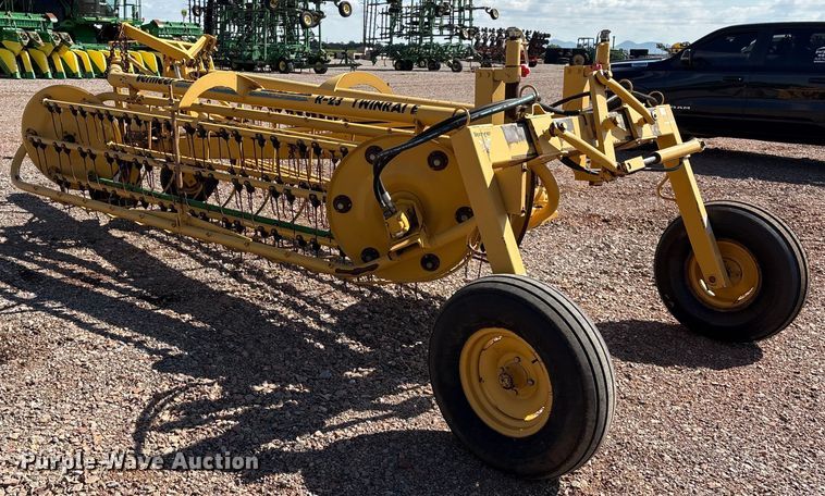 image for item EM0592 Vermeer R23 Twin Rake hay rake