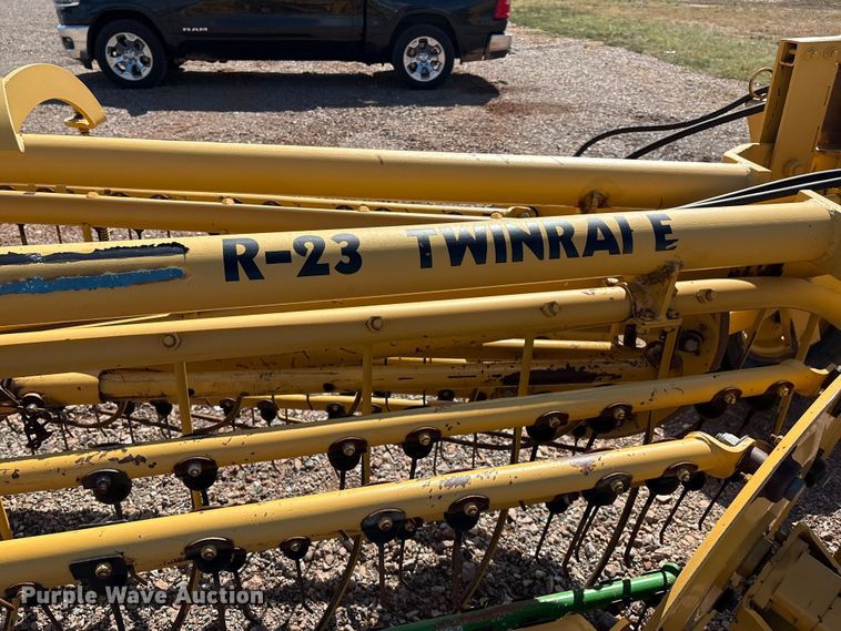 image for item EM0592 Vermeer R23 Twin Rake hay rake