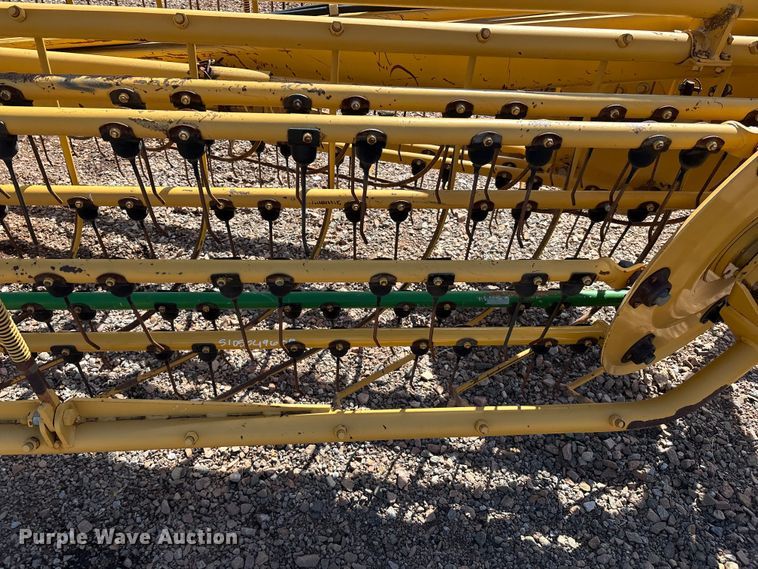 image for item EM0592 Vermeer R23 Twin Rake hay rake