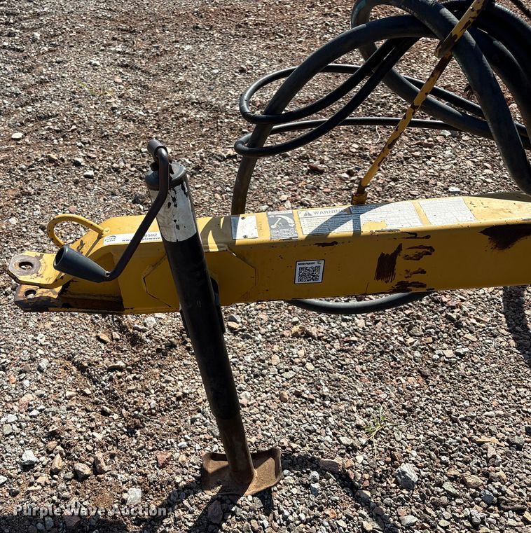 image for item EM0592 Vermeer R23 Twin Rake hay rake