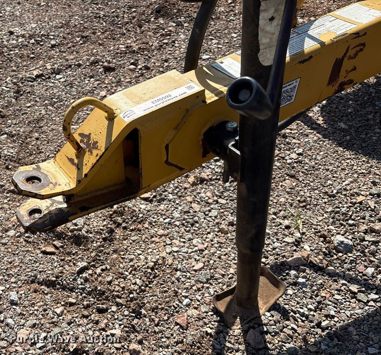 image for item EM0592 Vermeer R23 Twin Rake hay rake