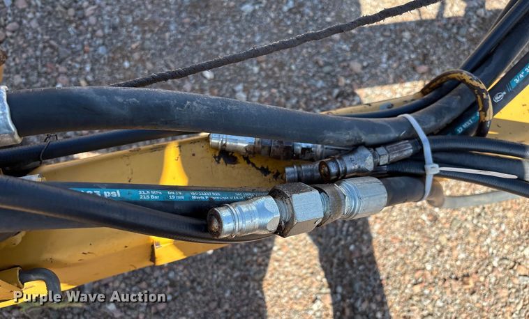 image for item EM0592 Vermeer R23 Twin Rake hay rake