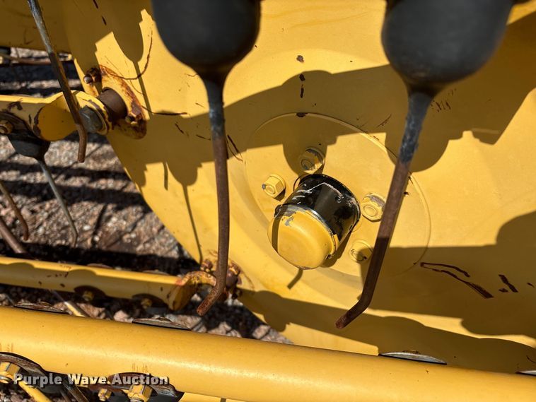 image for item EM0592 Vermeer R23 Twin Rake hay rake