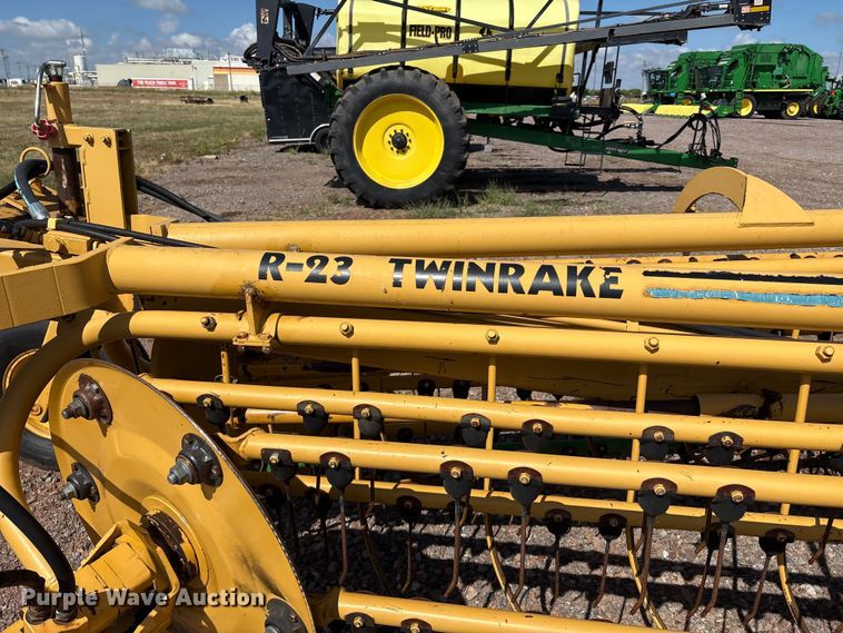 image for item EM0592 Vermeer R23 Twin Rake hay rake