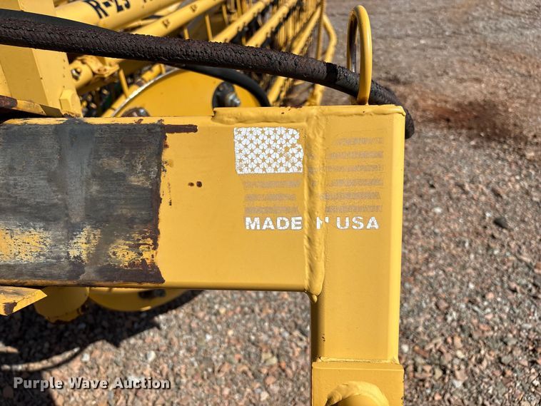 image for item EM0592 Vermeer R23 Twin Rake hay rake