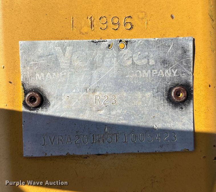 image for item EM0592 Vermeer R23 Twin Rake hay rake