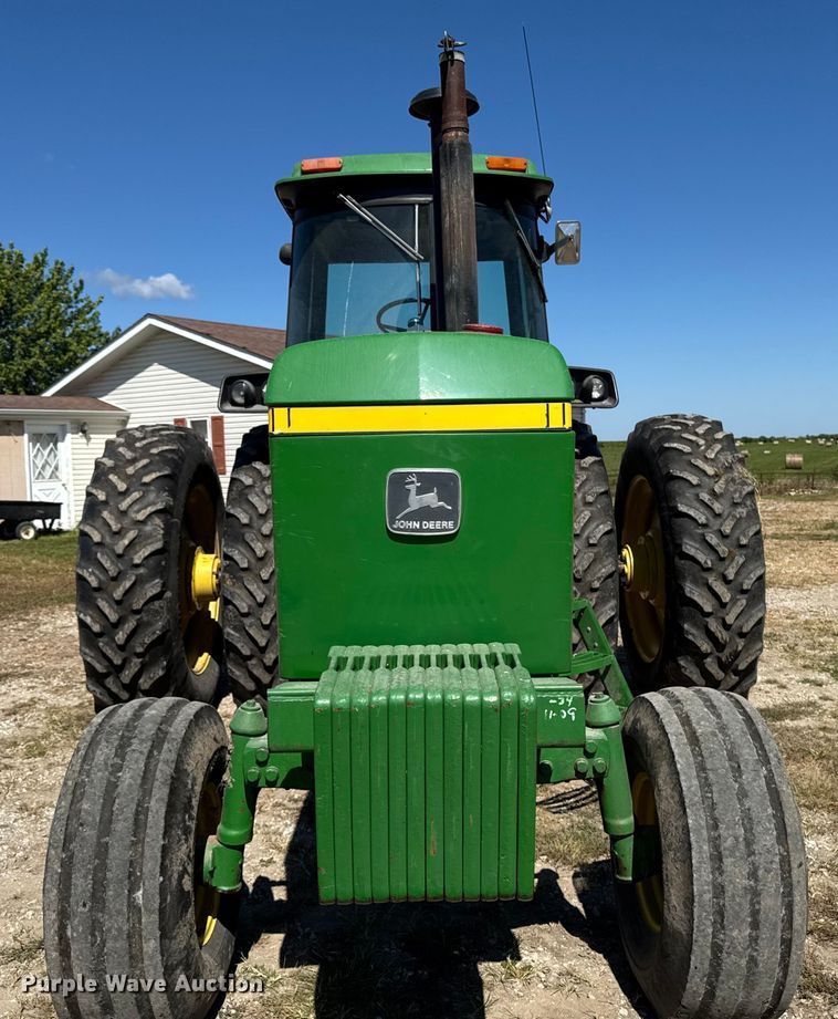 image for item EM2326 1979 John Deere 4640H tractor