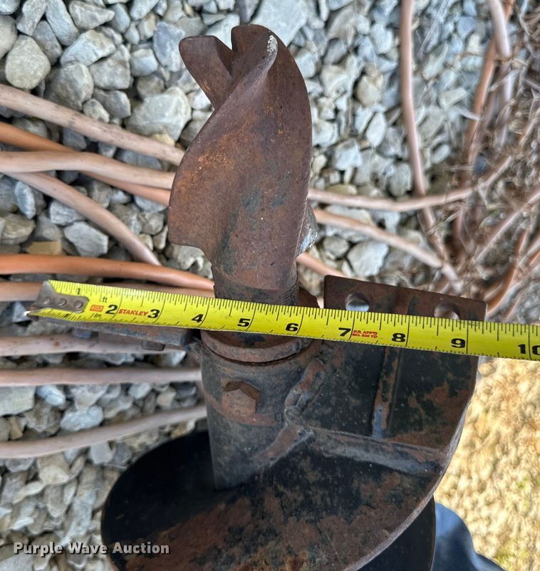 image for item EM2327 2004 CAT A14B Post hole auger