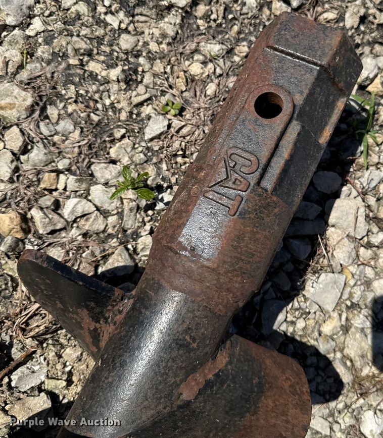 image for item EM2327 2004 CAT A14B Post hole auger
