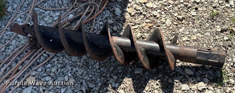 image for item EM2327 2004 CAT A14B Post hole auger