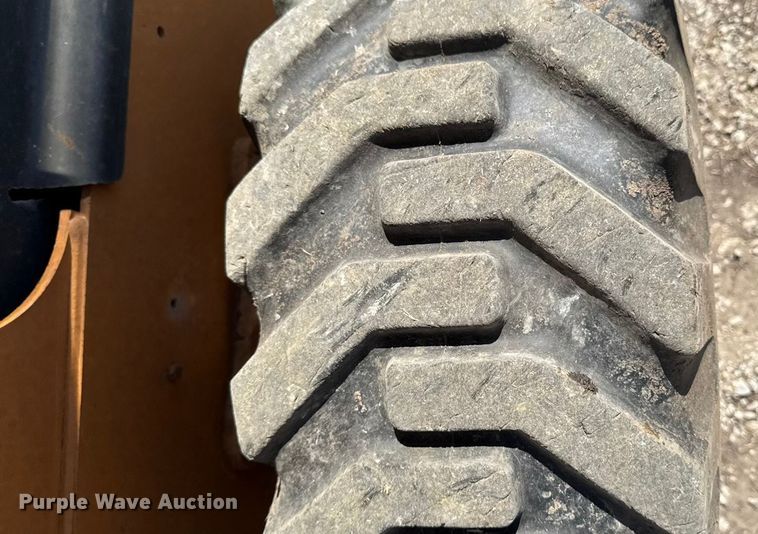 image for item EM2329 2002 Case 70XT skid steer loader