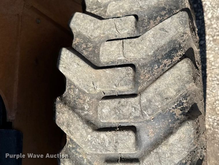 image for item EM2329 2002 Case 70XT skid steer loader