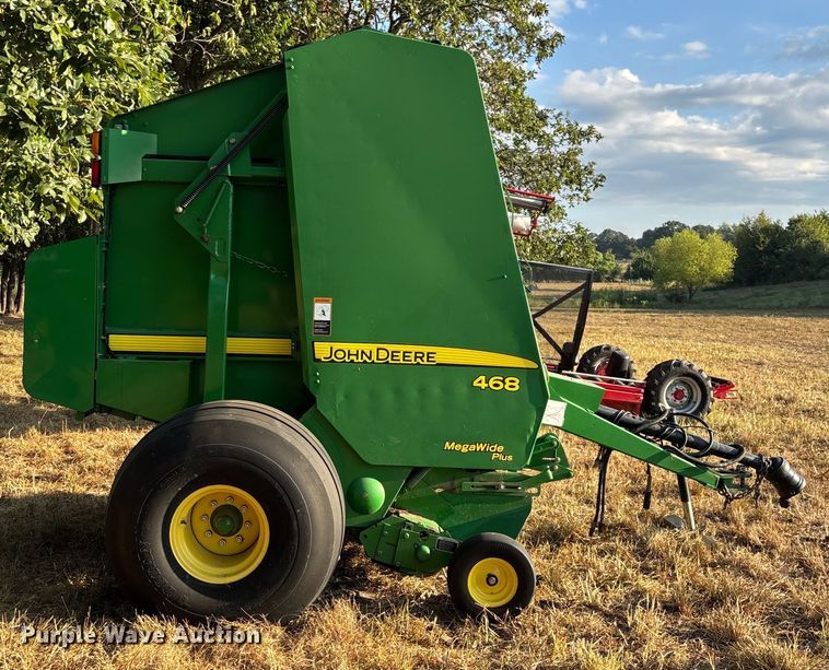 image for item EN5571 2008 John Deere 468 MegaWide Plus round baler