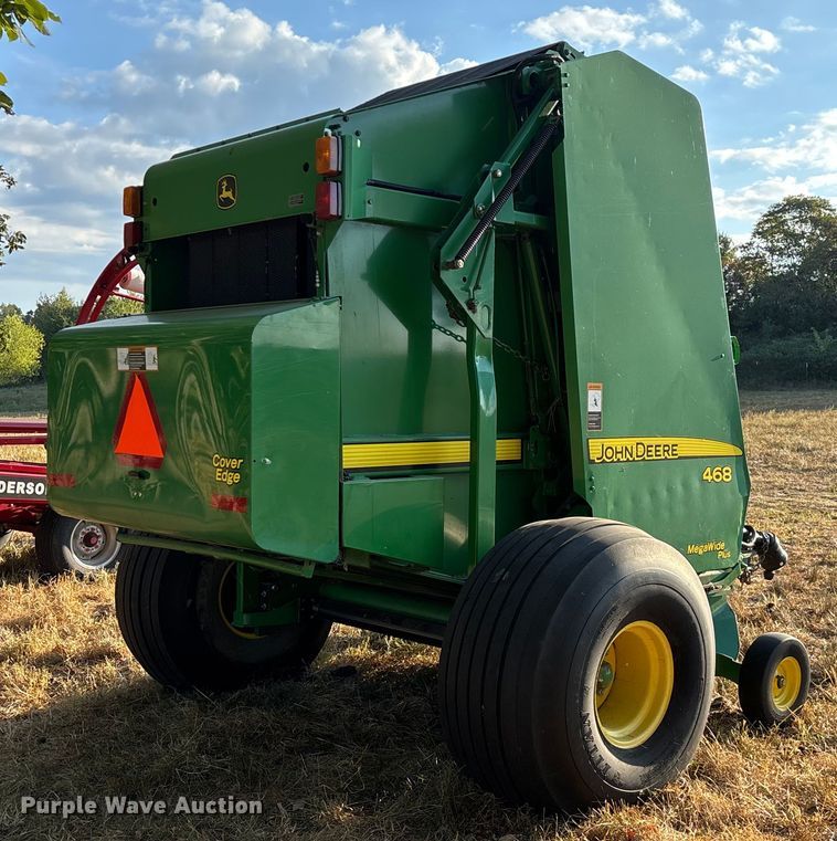 image for item EN5571 2008 John Deere 468 MegaWide Plus round baler