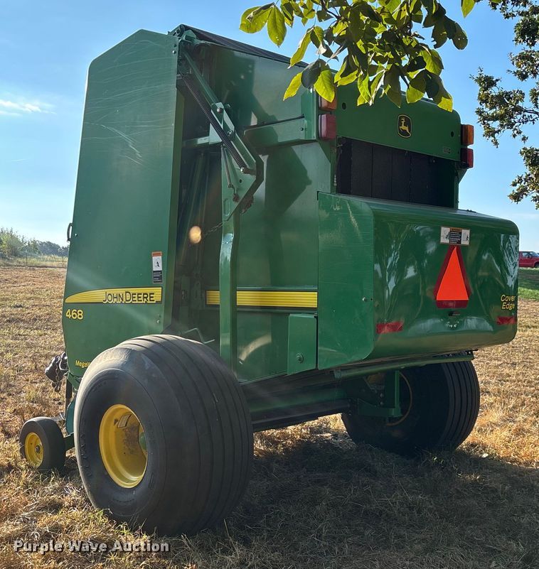 image for item EN5571 2008 John Deere 468 MegaWide Plus round baler