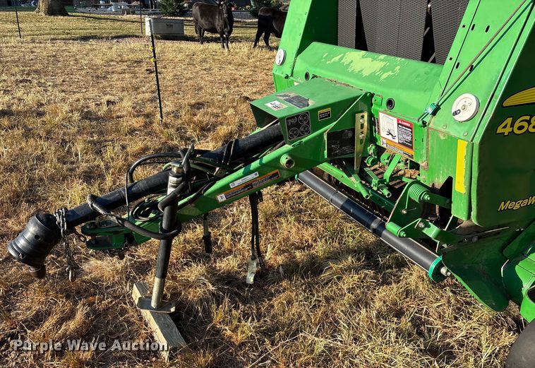 image for item EN5571 2008 John Deere 468 MegaWide Plus round baler