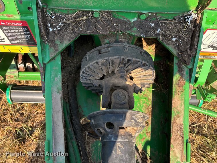 image for item EN5571 2008 John Deere 468 MegaWide Plus round baler