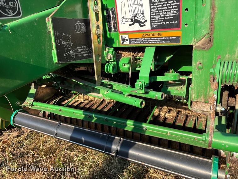 image for item EN5571 2008 John Deere 468 MegaWide Plus round baler