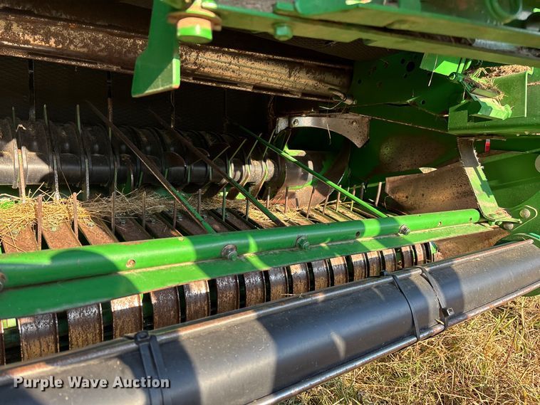 image for item EN5571 2008 John Deere 468 MegaWide Plus round baler