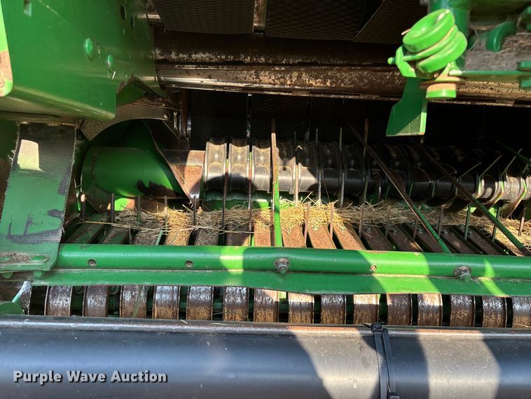 image for item EN5571 2008 John Deere 468 MegaWide Plus round baler