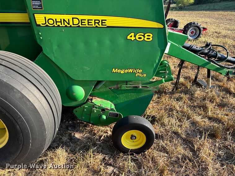 image for item EN5571 2008 John Deere 468 MegaWide Plus round baler